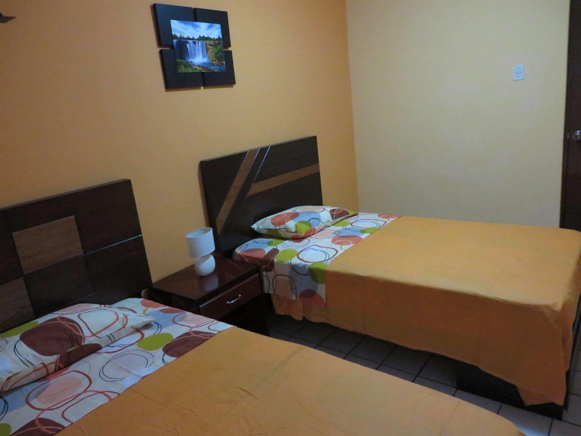 Hostel Kurmi Airport *