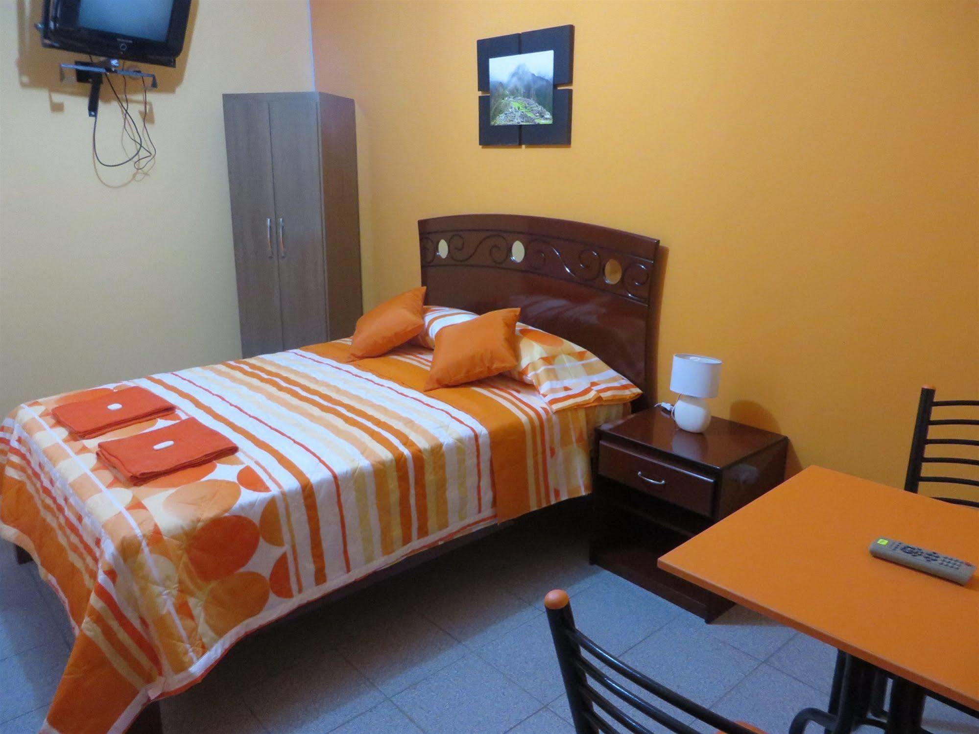 Hostel Kurmi Airport *